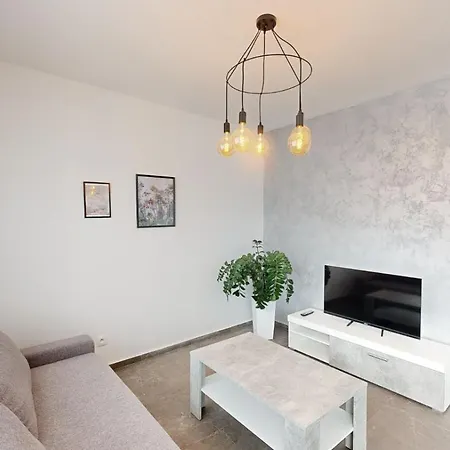 Salan Apartman Sered Sered' Exterior photo