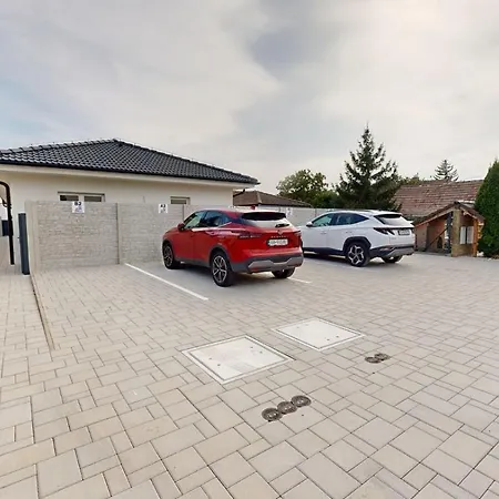 Salan Apartman Sered Sered' Exterior photo