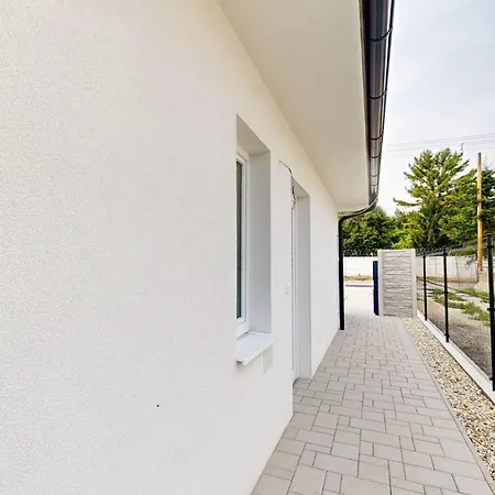 Salan Apartman Sered Sered' Exterior photo